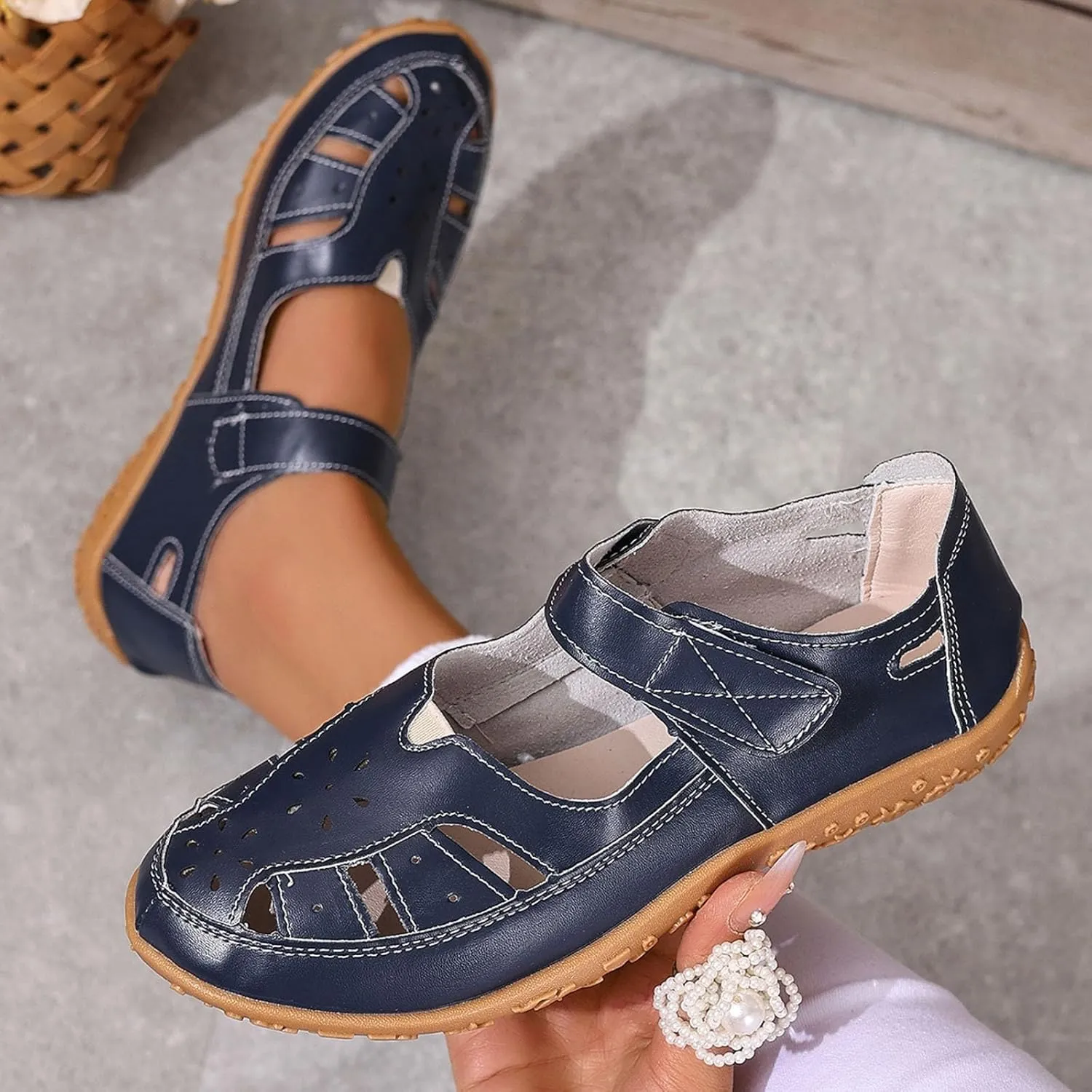 Closed Toe Sandals for Women 2025 Dressy Summer Comfortable Flat Sandals with Arch Support Casual Hollow Out Flat Shoes Wide Width Trendy Sandal Dress Shoes