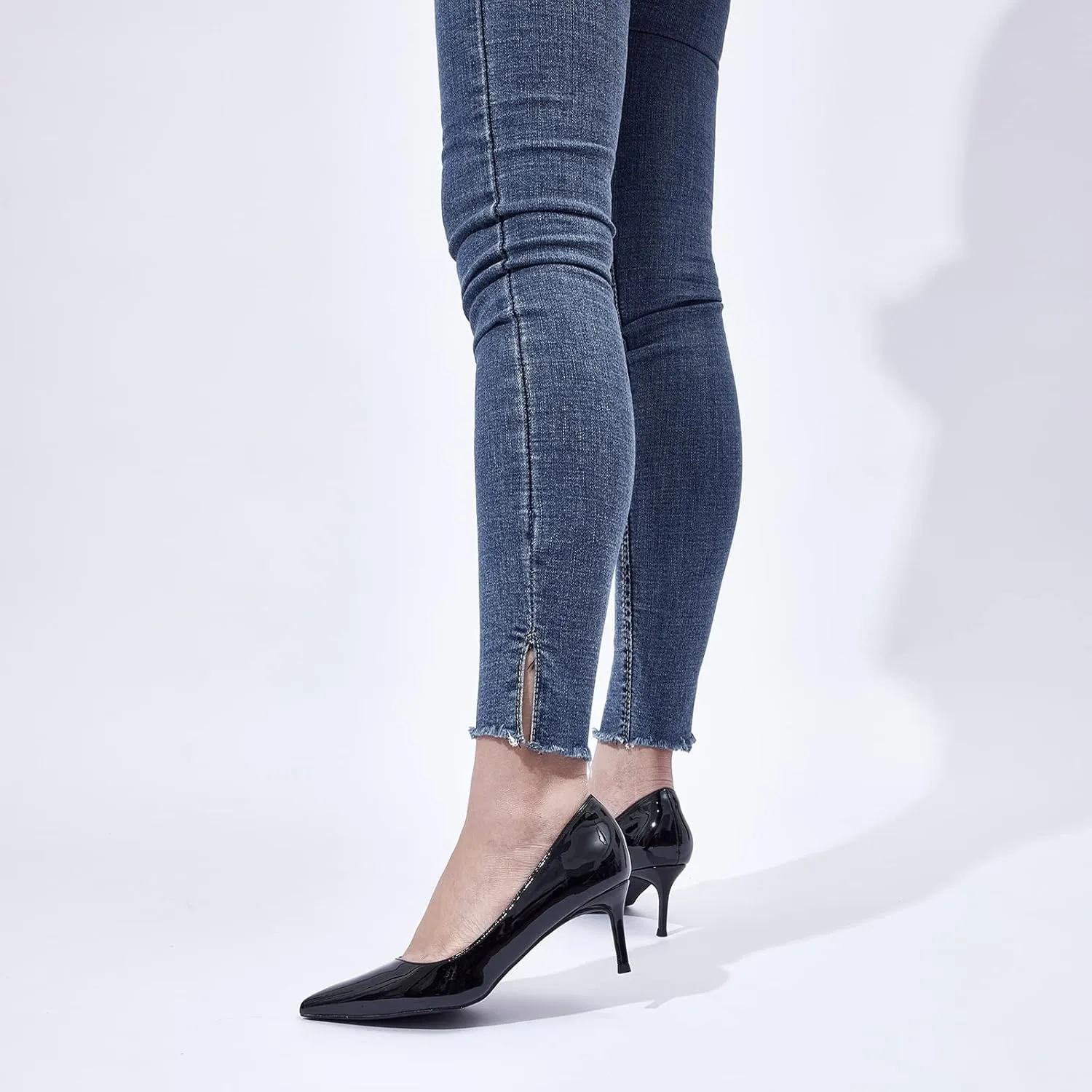 GENSHUO Low Heel Pumps for Women Closed Toe Slip On Stillettos Heels Dress Shoes