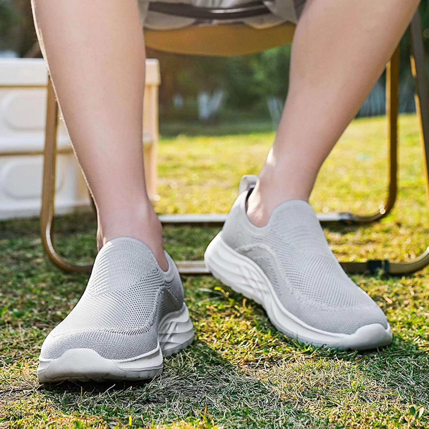 Men Sports Shoes Fashionable New Pattern Simple Solid Color Lightweight Flat Bottom Comfortable Slip On Sneaker Mens