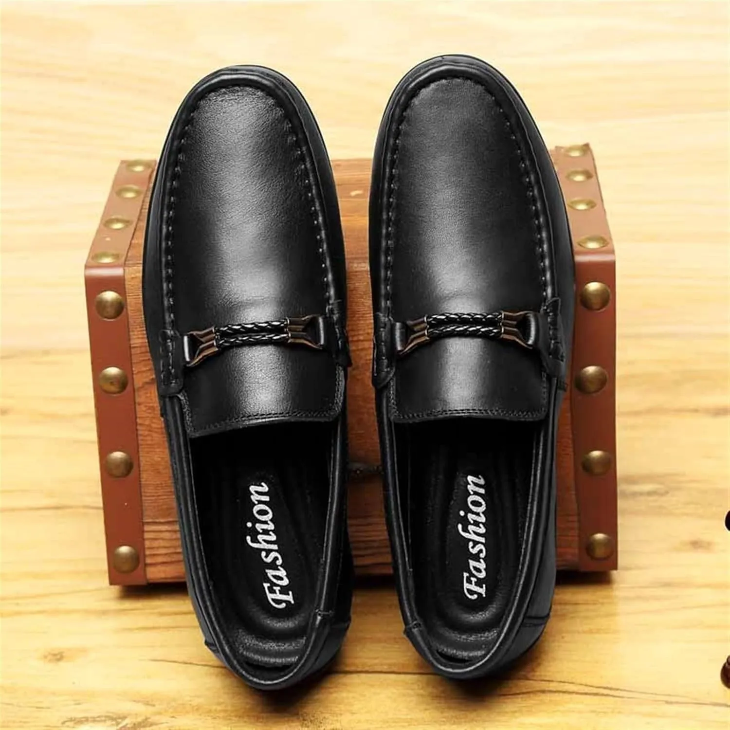 Men's Leather Loafers – Round Toe, Slip-On Driving Shoes with Flexible Comfort, Slip-Resistant, Ideal for Prom & Casual Wear