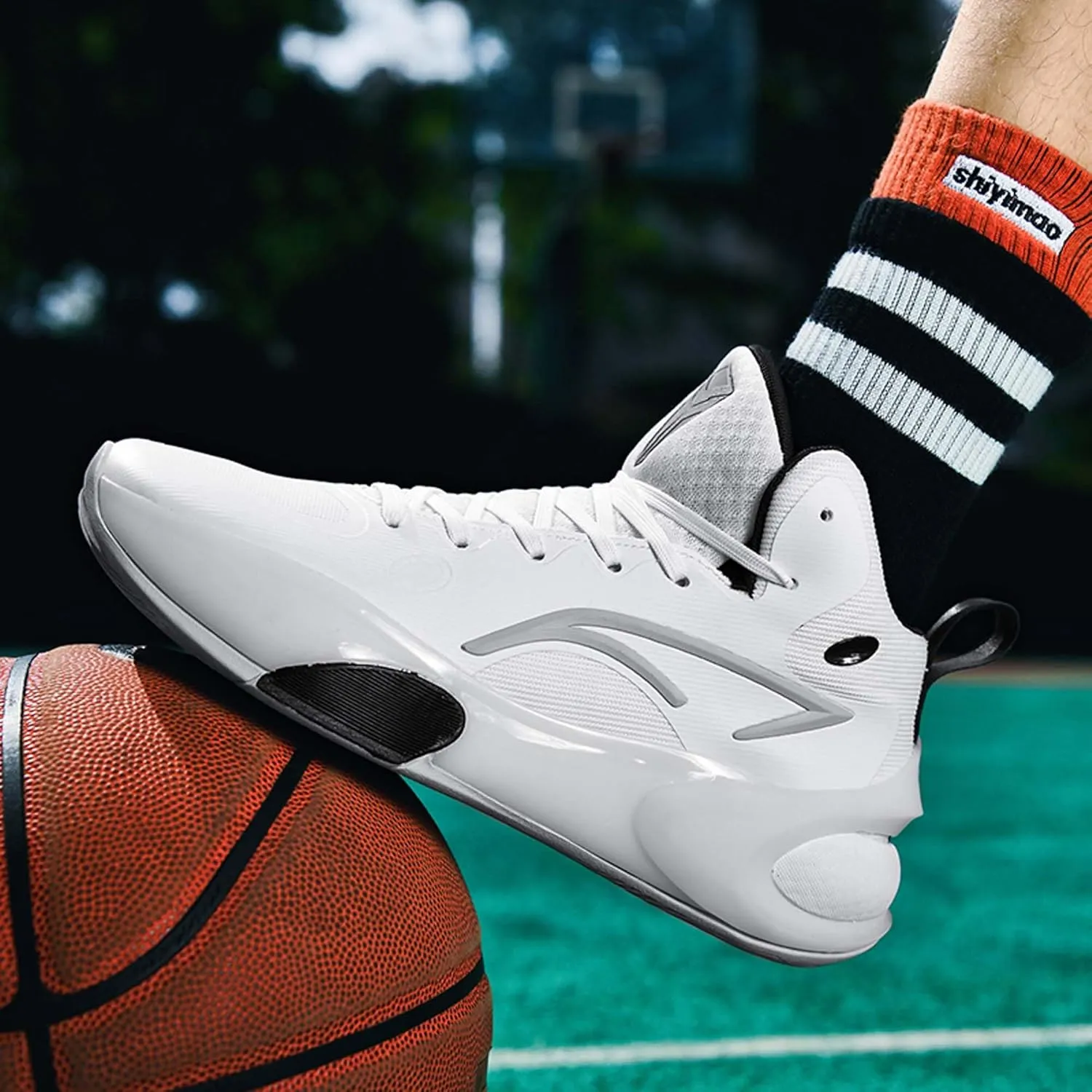 Men's Lightweight Rebound Basketball Shoes Non-Slip Cushioning Sneakers Women's Comfortable Soft Bottom Casual Sports Running Shoes Street Casual Walking Men's Shoes Women's Shoes