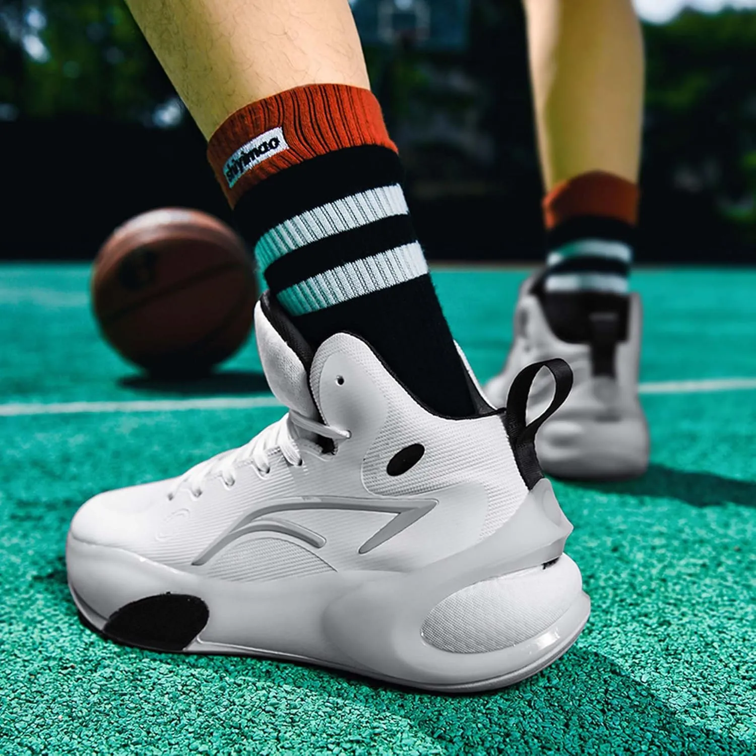 Men's Lightweight Rebound Basketball Shoes Non-Slip Cushioning Sneakers Women's Comfortable Soft Bottom Casual Sports Running Shoes Street Casual Walking Men's Shoes Women's Shoes