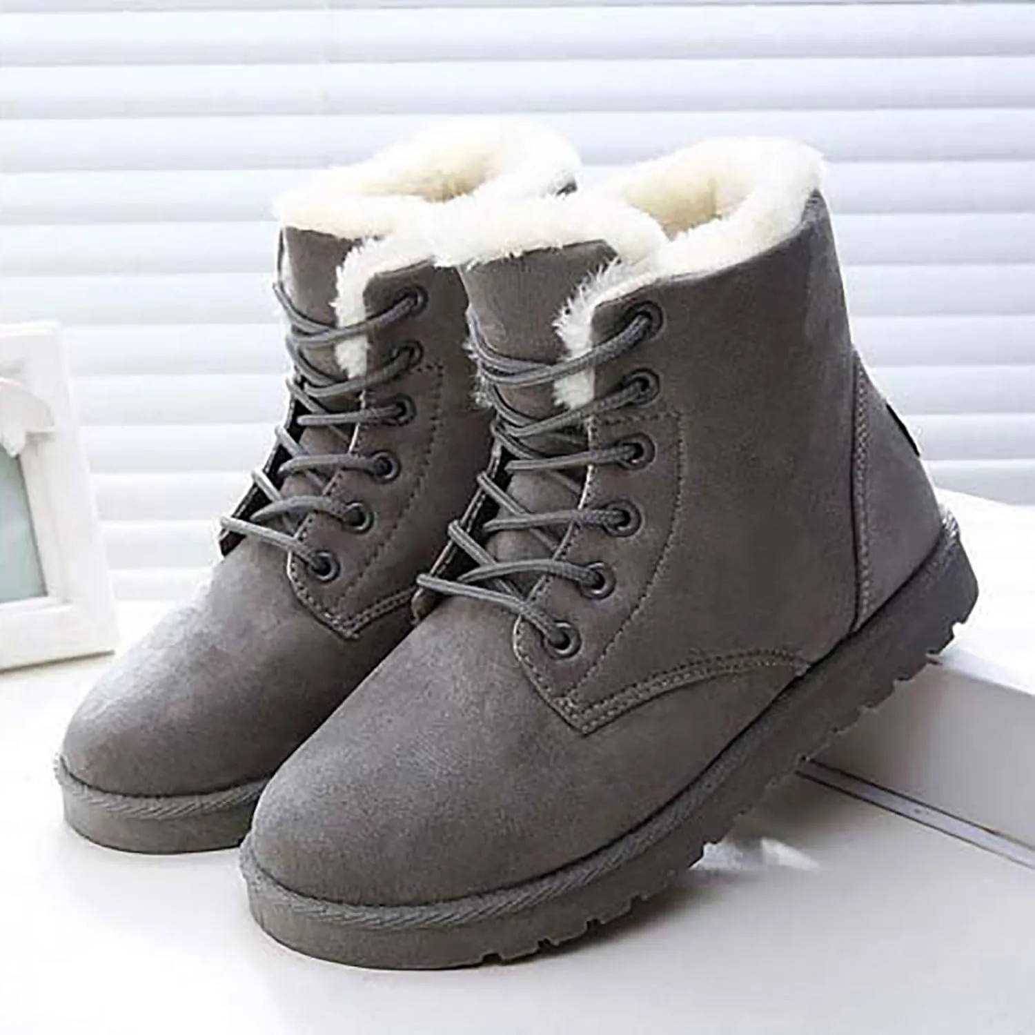 Snow Boots for Women Faux Furry Lined Ankle Booties Low Heel Suede Leather Lace Up Boots Casual Comfort Slip on Fall Winter Short Boots Side Zipper Wide Width Ladies Boots Women Booties