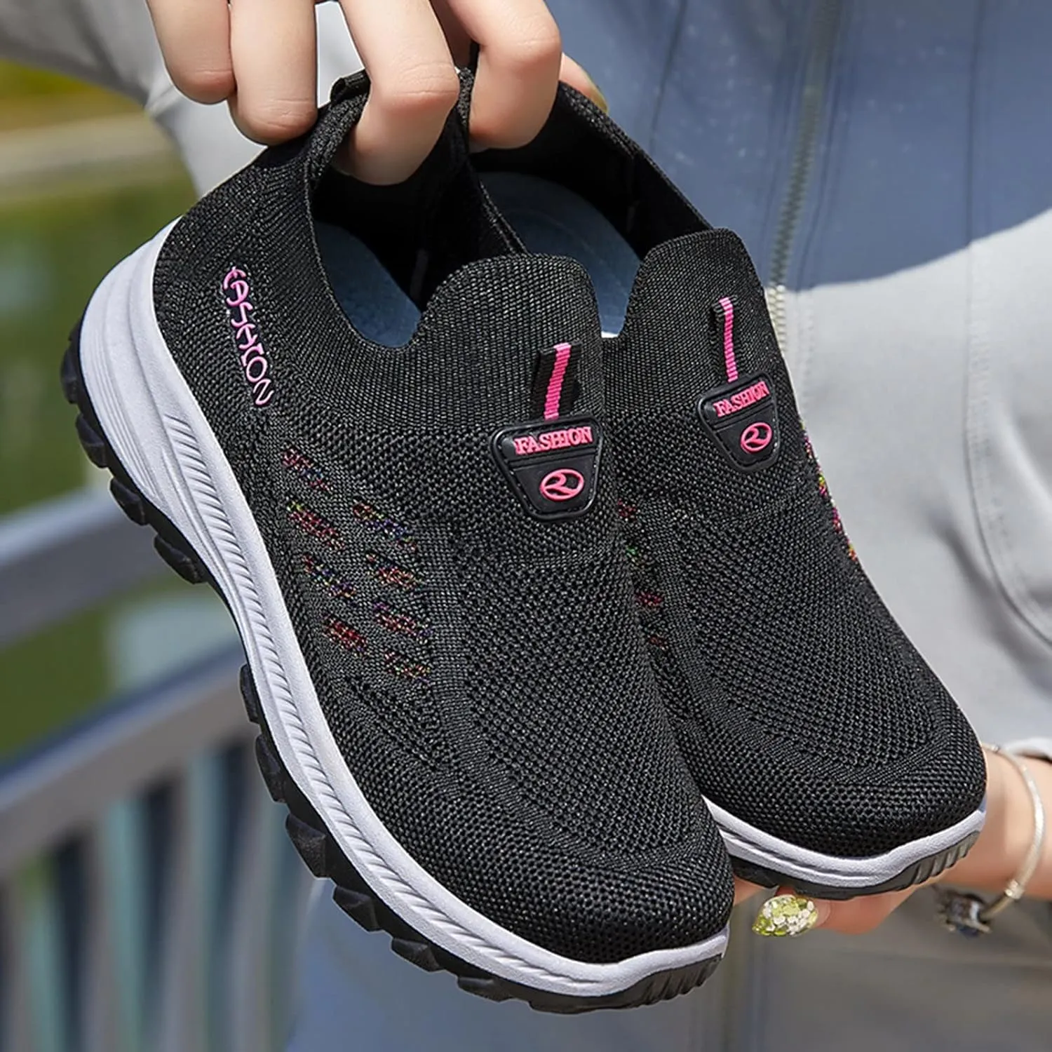 Women Slip-On Trainers Breathable Mesh Shoes Summer Lightweight Walking Sneakers Outdoor Casual Athletic Jogging Shoes