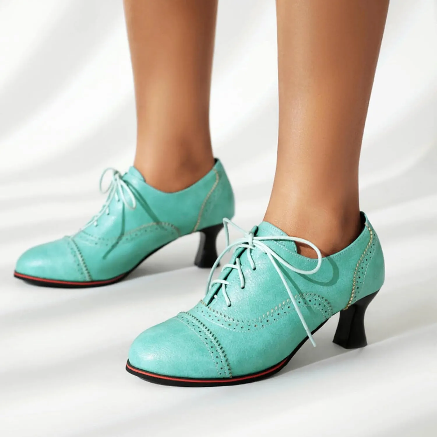 Women's Kitten Low Heel Oxfords Shoes Fashion Round Toe Lace Up Vintage Brogues Comfortable Wingtip High Heel Dress Pumps